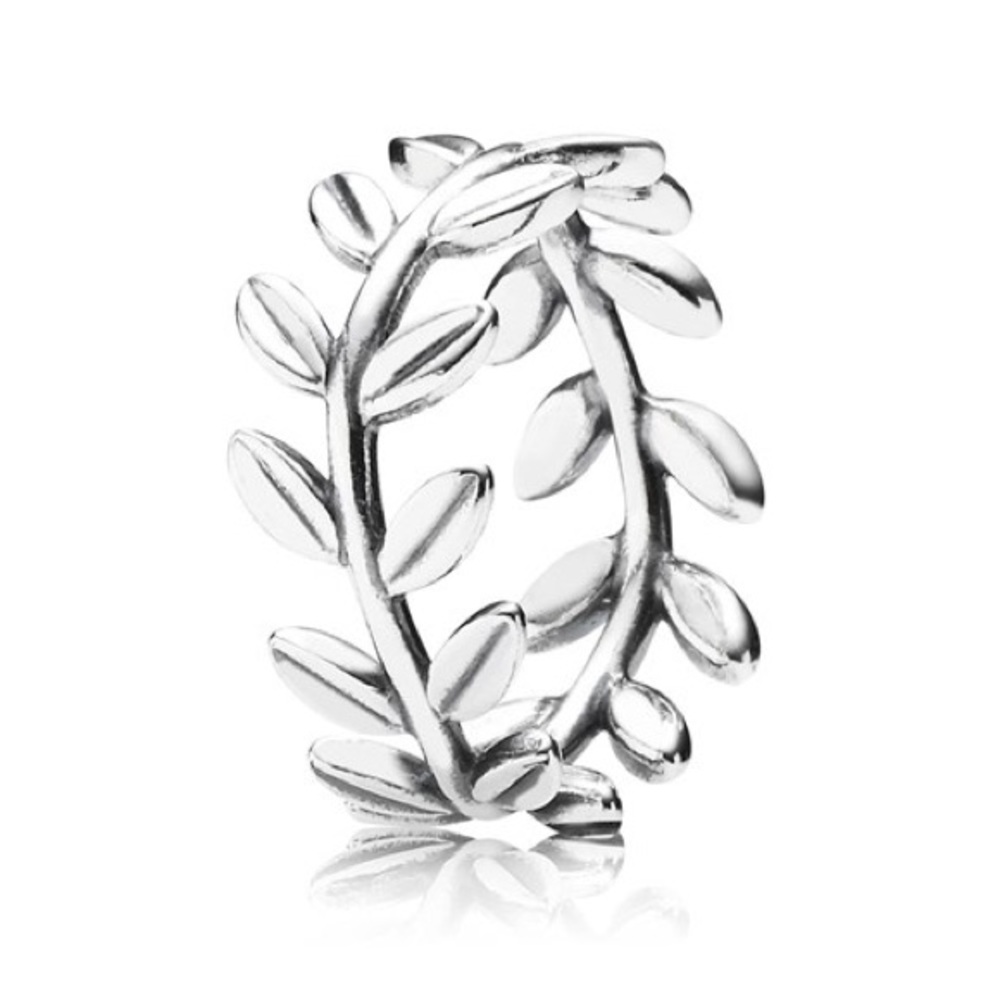 Pandora laurel leaves ring